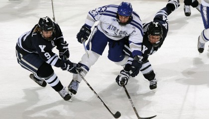 开云体育在线-_夜光潜水：探索神秘海底世界_，夜光珠在水底有诱鱼的作用吗
